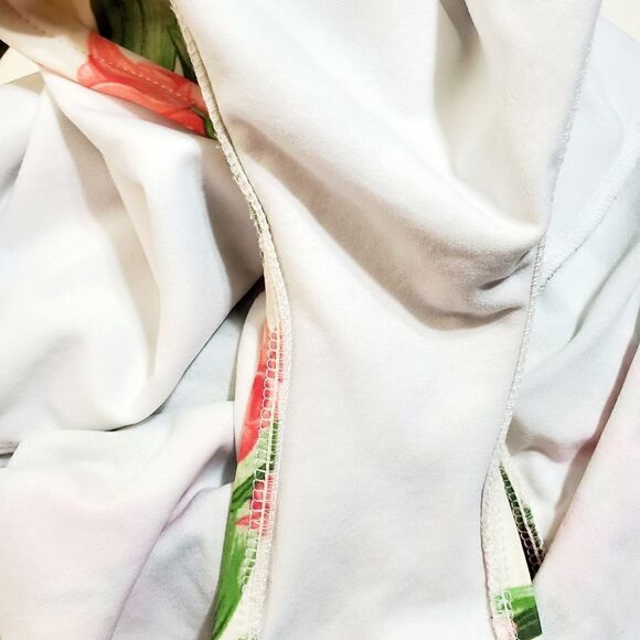 Catalina Floral Print One Piece Swimsuit Size 3X (22W/24W) - Picture 8 of 9